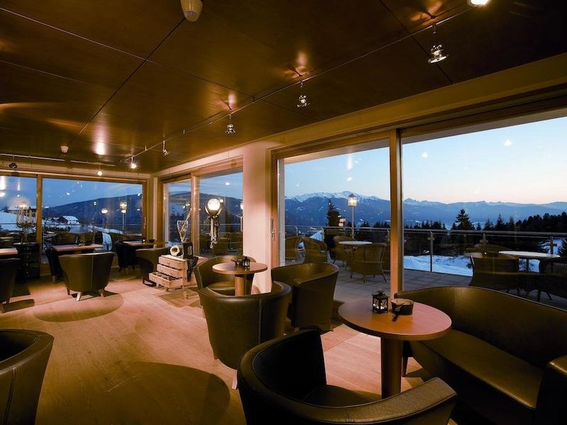 Hotel Photo 12