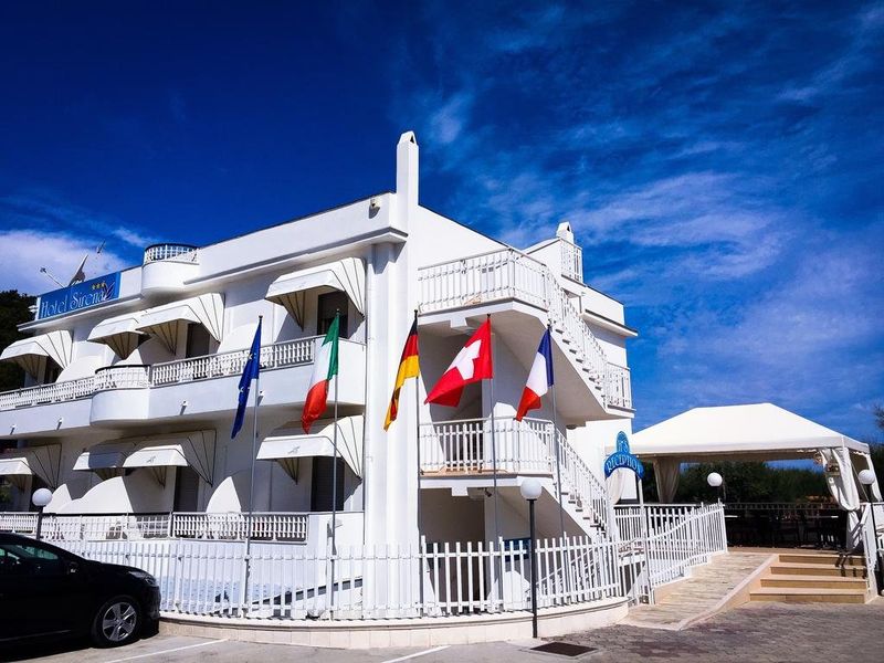 Hotel Photo 1