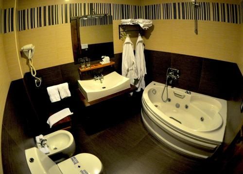 Hotel Photo 12