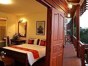 NearBy Hotel