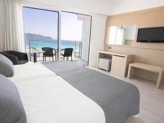 CM Playa del Moro Hotel