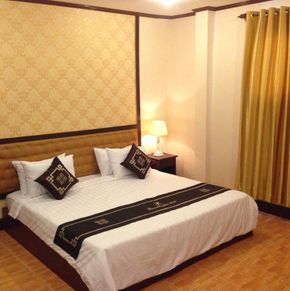 NearBy Hotel