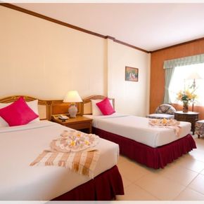 NearBy Hotel