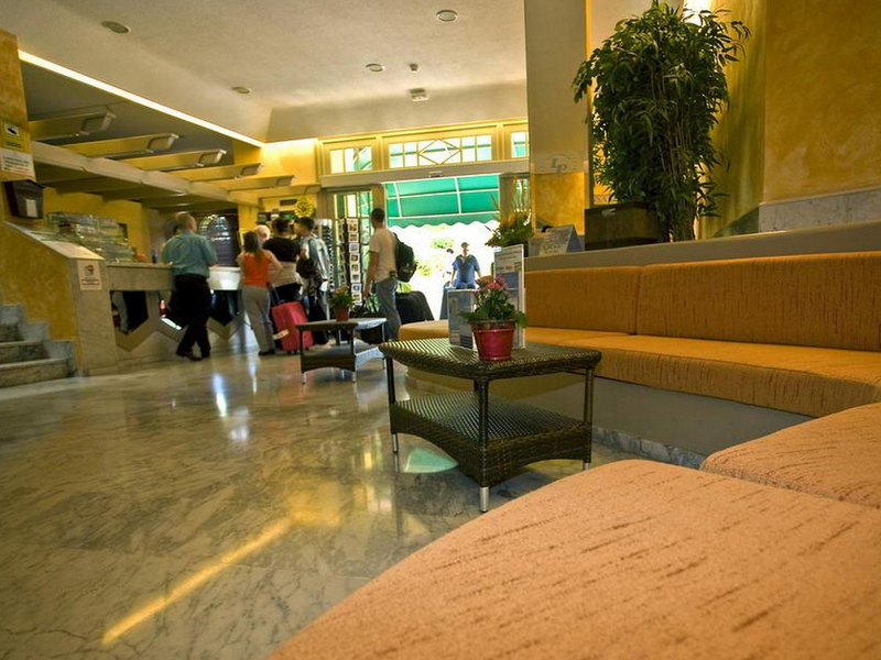 Hotel Photo 9