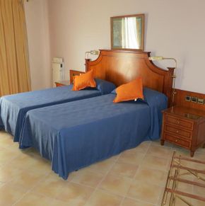 NearBy Hotel