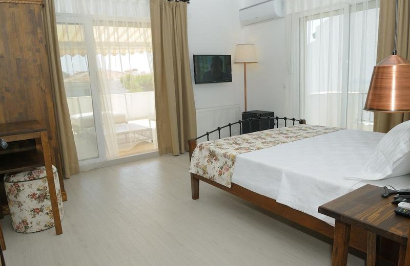 OTEL RUSTIC ALACATI