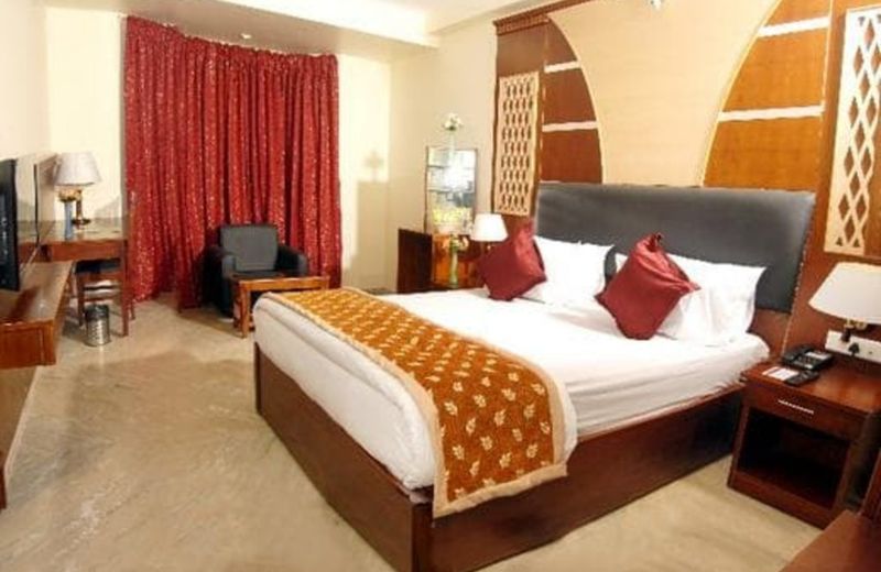 Capital O 61144 Hotel Raj