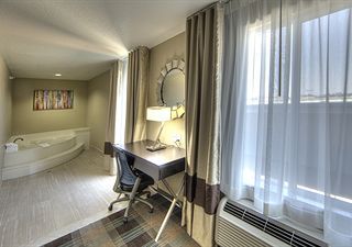 Фото отеля Comfort Inn & Suites, White Settlement-Fort Worth West, TX