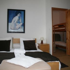 NearBy Hotel