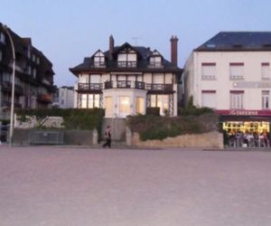 Au Soleil Couchant Trouville-sur-Mer France