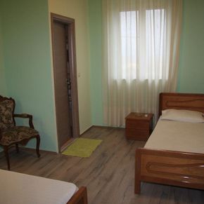 NearBy Hotel