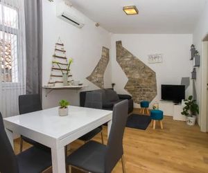 Apartment Dragazzo Trogir Croatia