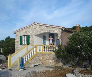 Beautiful Holiday Home in zizanj with Garden Tkon Croatia