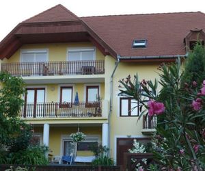 Heviz Yellow Apartmenthouse Heviz Hungary