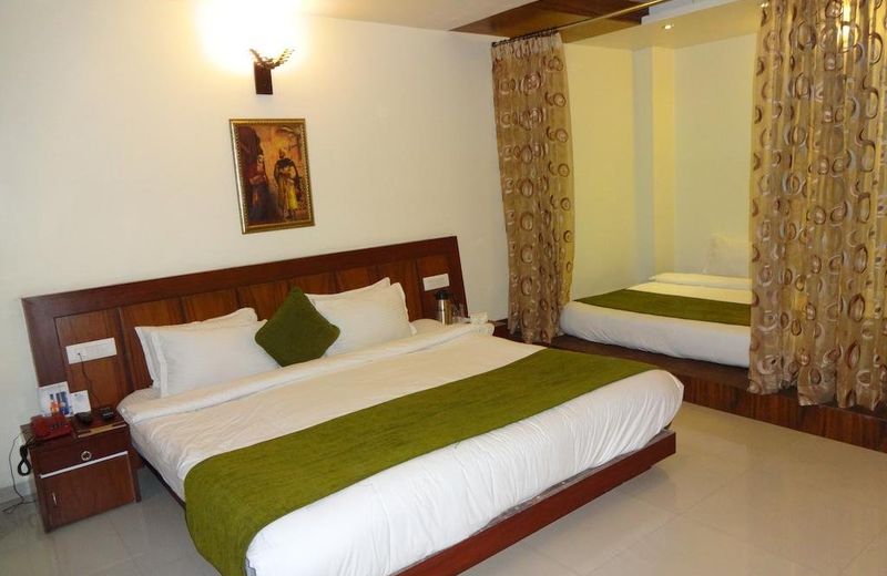Hotel B K Castles