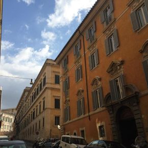 NearBy Hotel