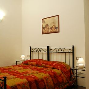 NearBy Hotel