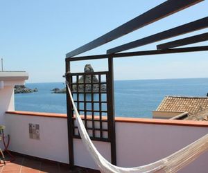 Attico Sul Mare Aci Trezza Italy