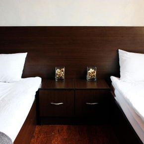 NearBy Hotel