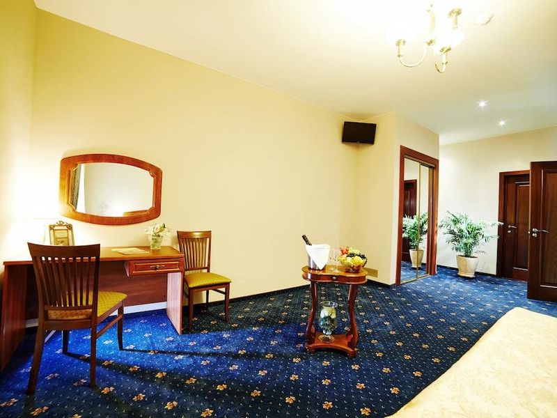 Hotel Photo 9