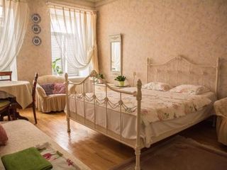Большие апартаменты в духе Петербурга близко к Эрмитажу