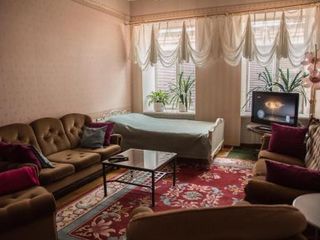 Большие апартаменты в духе Петербурга близко к Эрмитажу
