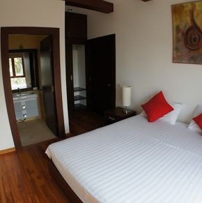 NearBy Hotel