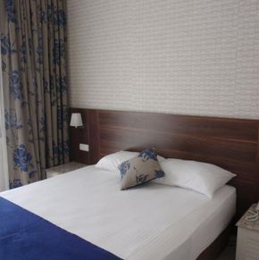NearBy Hotel