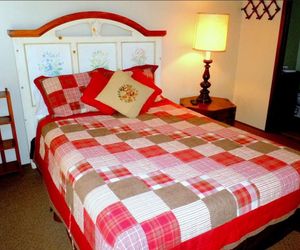 Two-Bedroom Deluxe Unit #52 by Escape For All Seasons Big Bear Lake United States