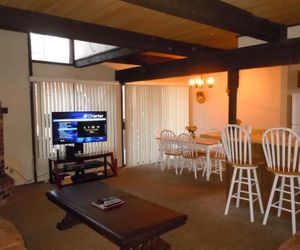 TWO BEDROOM STANDARD UNIT #127 BY ESCAPE FOR ALL SEASONS Big Bear Lake United States