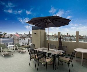 CONTEMPORARY 4 BEDROOM WITH ROOFTOP DECK UNIT B Newport Beach United States