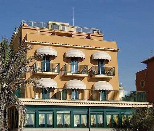 Hotel Photo 1