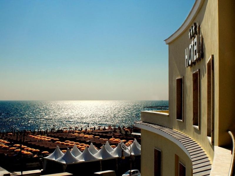 Hotel Photo 1