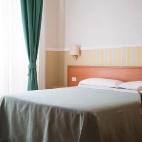 NearBy Hotel