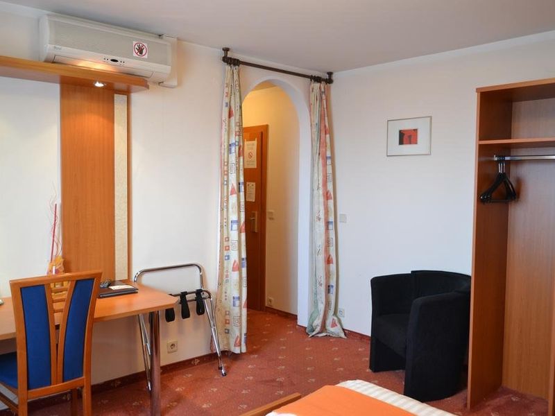 Hotel Photo 6