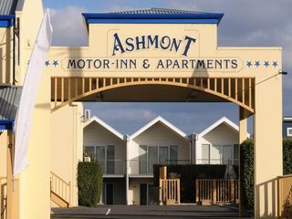 Фото отеля Ashmont Motel and Apartments