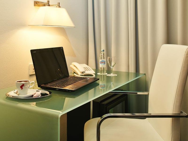 Hotel Photo 6