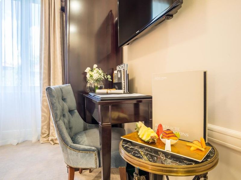 Hotel Photo 12