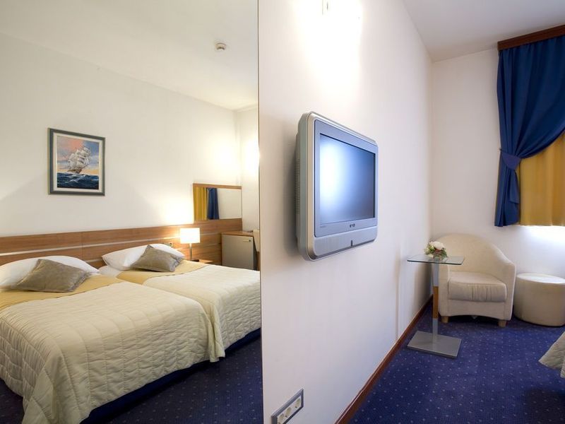 Hotel Photo 1