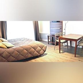NearBy Hotel