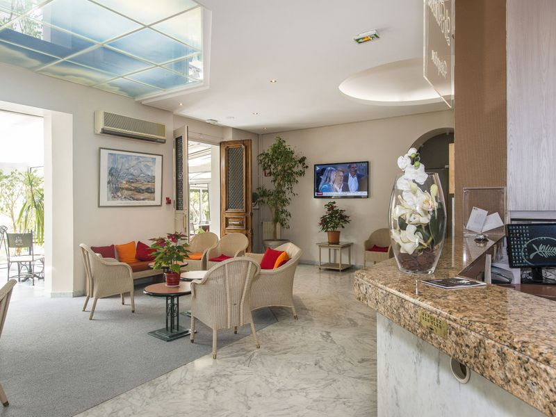 Hotel Photo 9