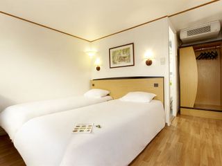 Hotel pic Kyriad Direct Evreux