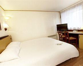 NearBy Hotel