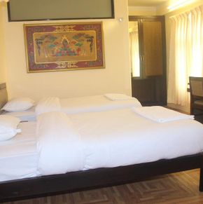 NearBy Hotel