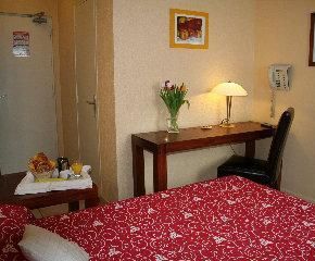 NearBy Hotel