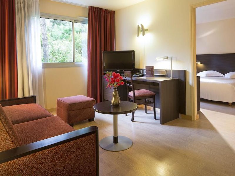 Hotel Photo 6