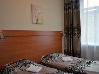 Avis Hotel