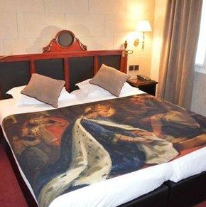 NearBy Hotel