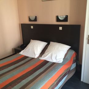 NearBy Hotel