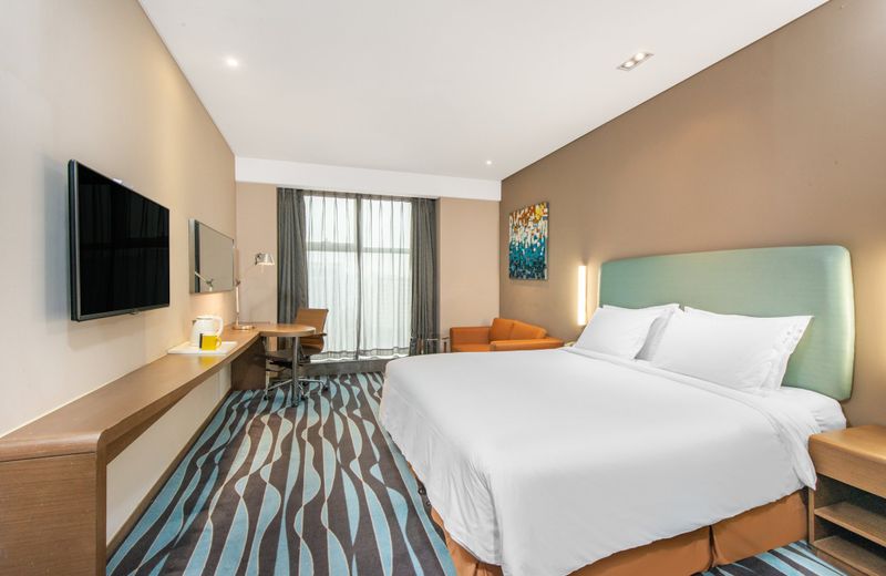 Holiday Inn Express Hangzhou Huanglong, an IHG Hotel